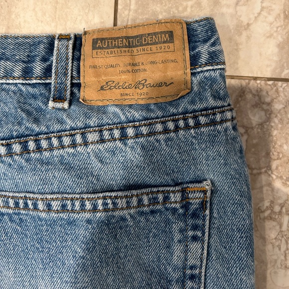 Eddie Bauer Relaxed Fit Jeans - Picture 4 of 4